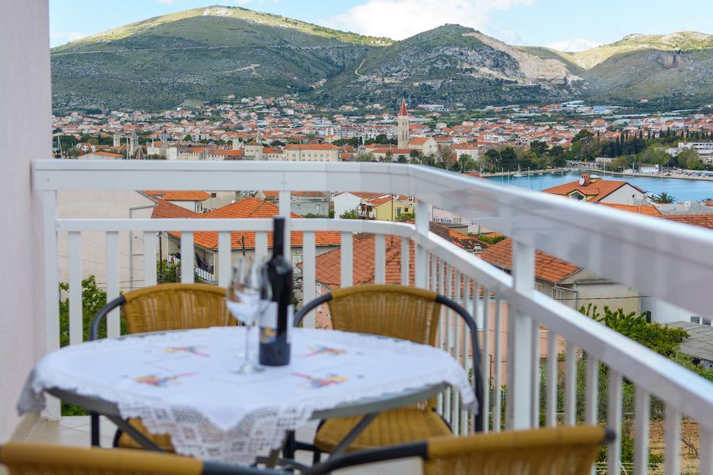 Apartments Mijo Trogir Ruang foto
