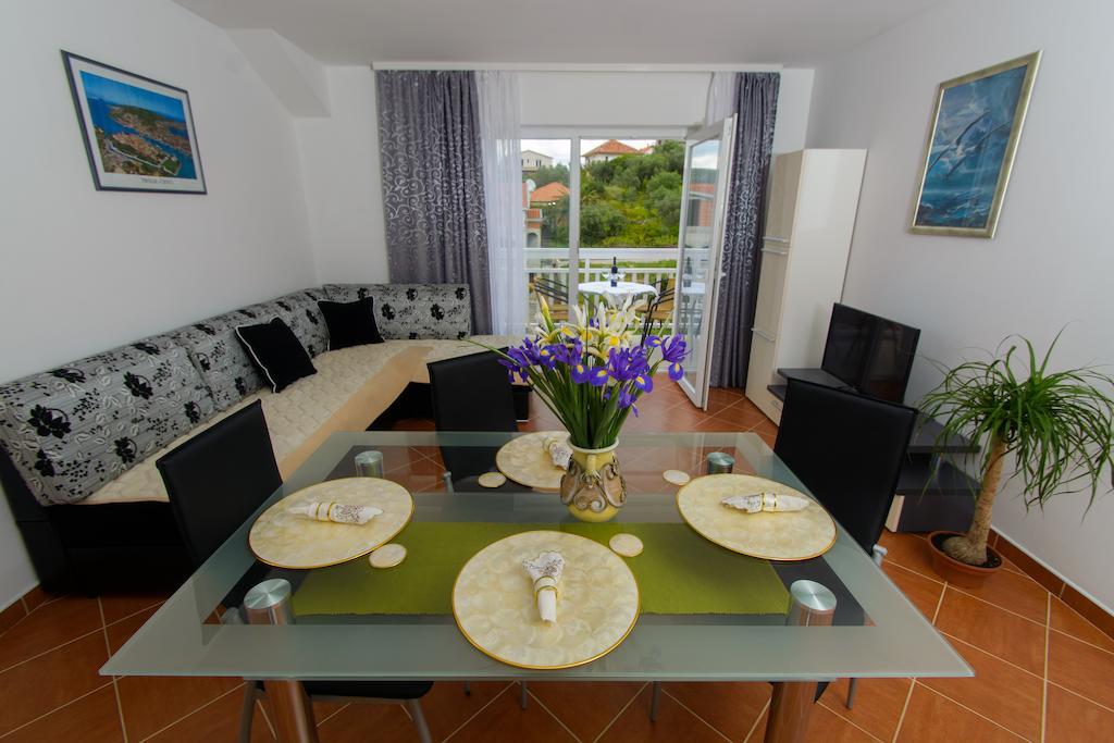 Apartments Mijo Trogir Ruang foto