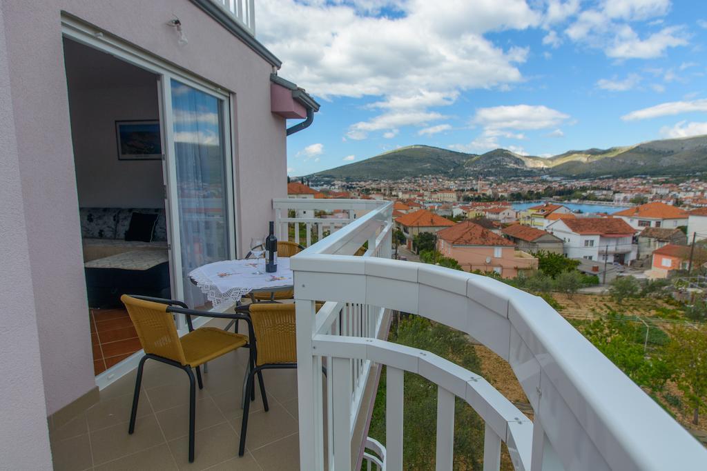 Apartments Mijo Trogir Ruang foto